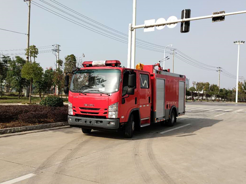 五十鈴3.5噸水消防車