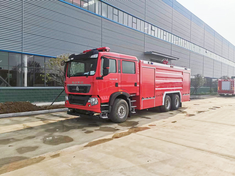 國六豪沃18噸水罐消防車