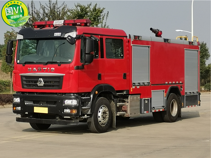國六8噸汕德卡水罐消防車